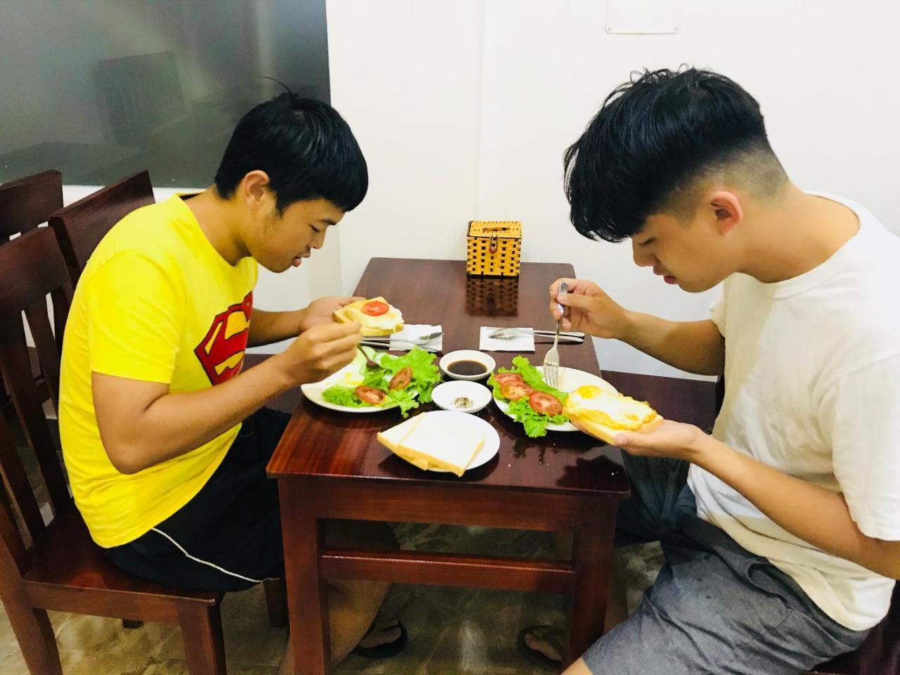 Hung Long Hostel Хюе Екстер'єр фото
